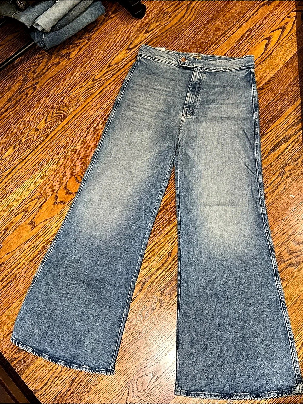 Mother The Hustler Ankle Fray Flare Jeans in Blue Waist 28 Like New